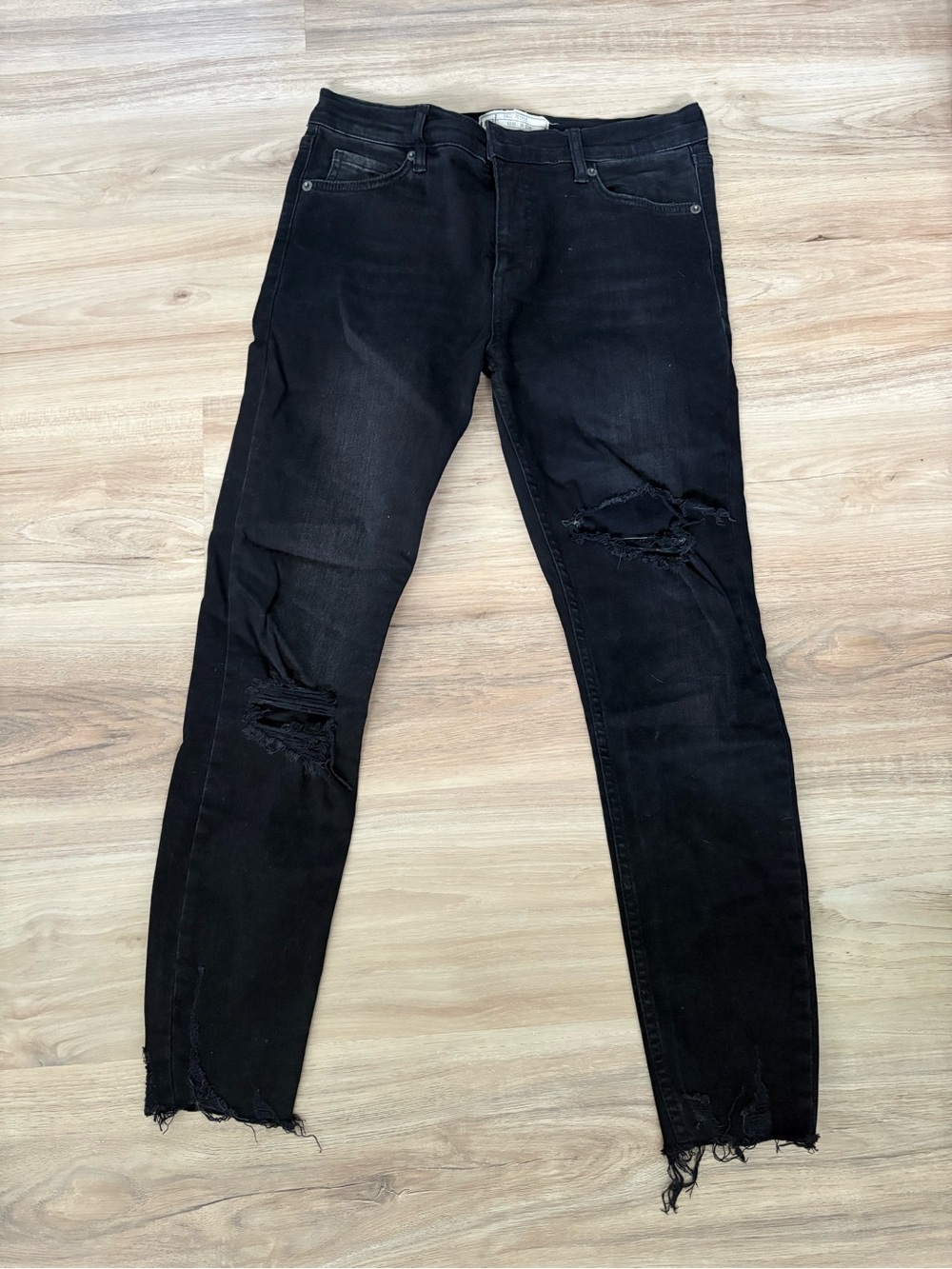 Women’s free people  Black Distressed Slim Fit Jeans